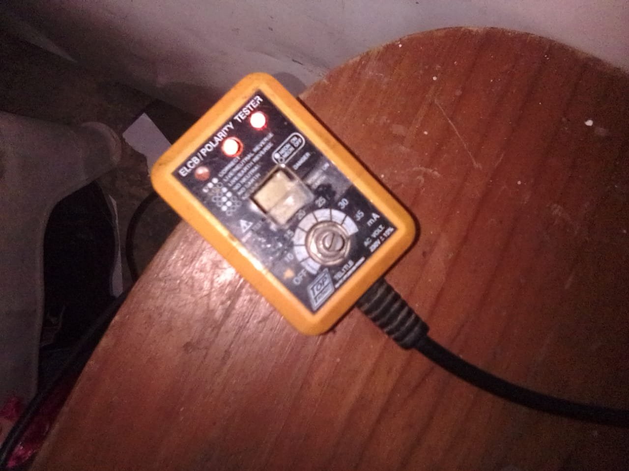 Polarity tester used by Ugu Electrical for outlet diagnostics in KwaZulu-Natal installations 